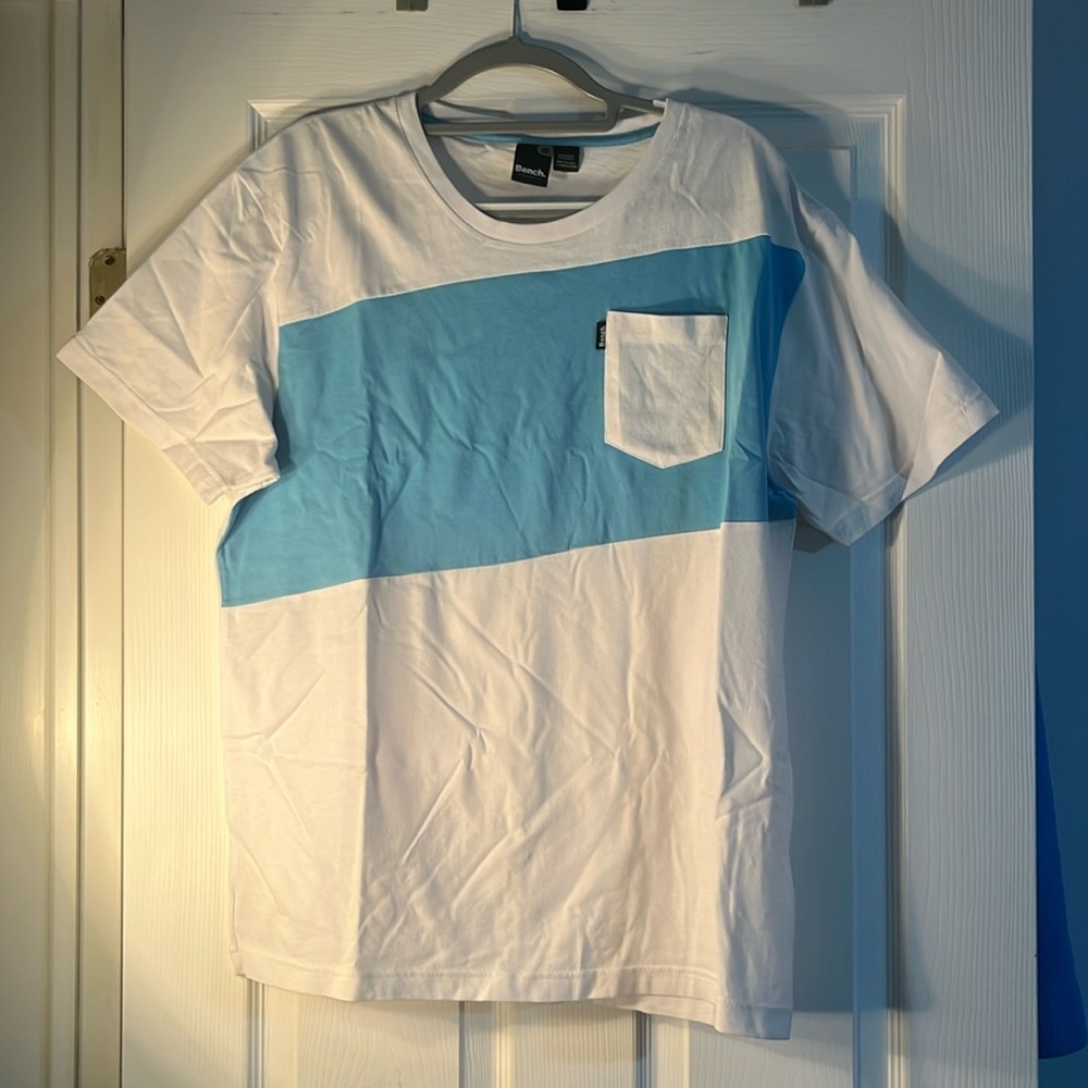 Bench. XXL Blue and white pocket T